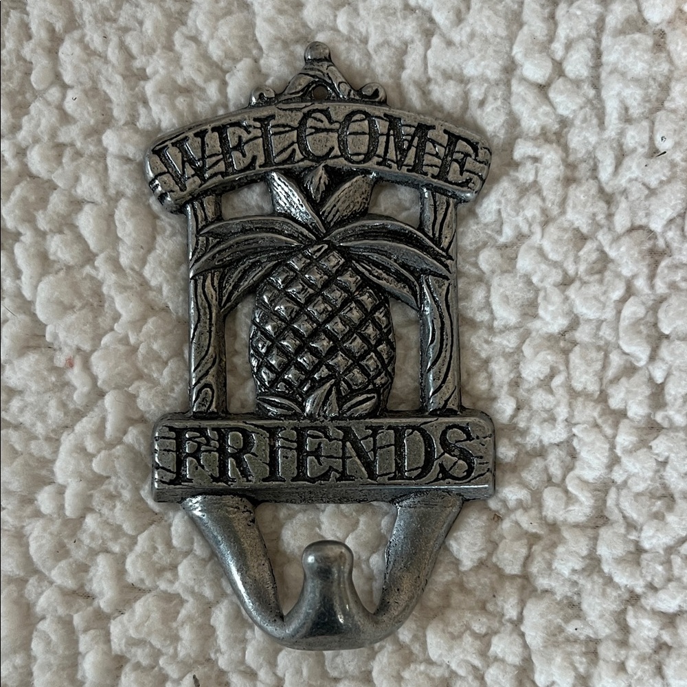 Stanley Silver Pineapple Welcome Wall Hook